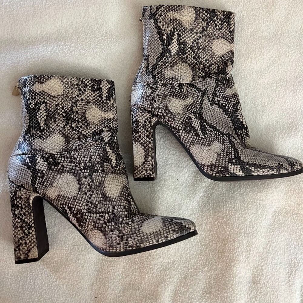 JustFab Women's Boots Size 7.5 Black Beige Snakeskin Glam Western Y2K